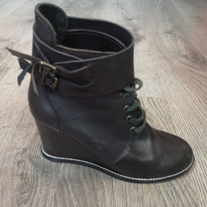 00s vintage See by Chloé lace up moto combat wedge leather brown boots